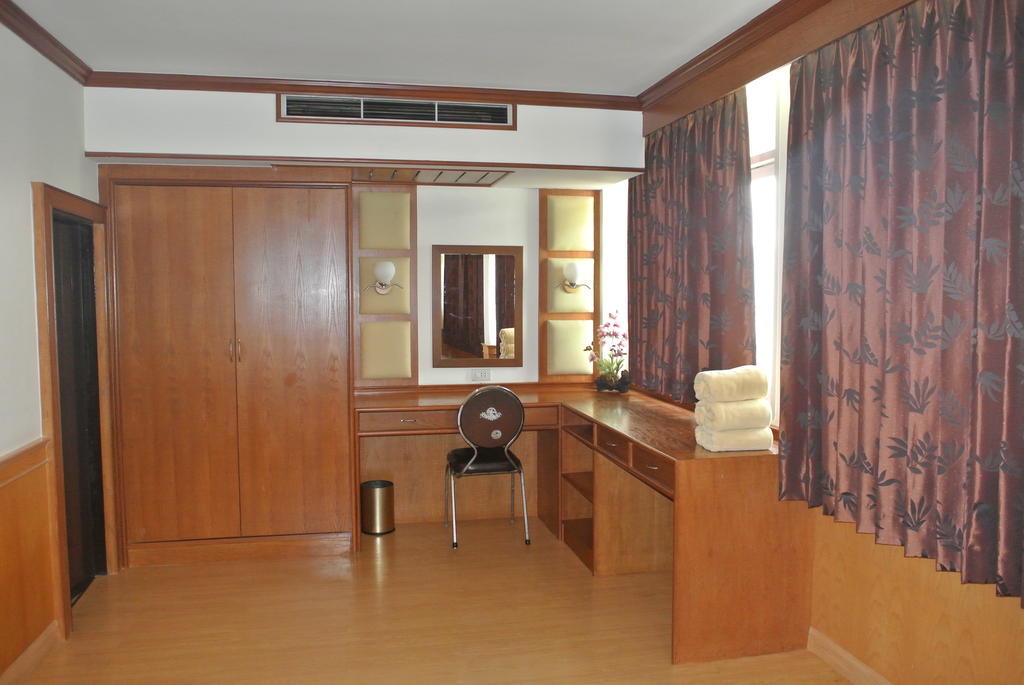 Supak Hotel Kalasin Δωμάτιο φωτογραφία
